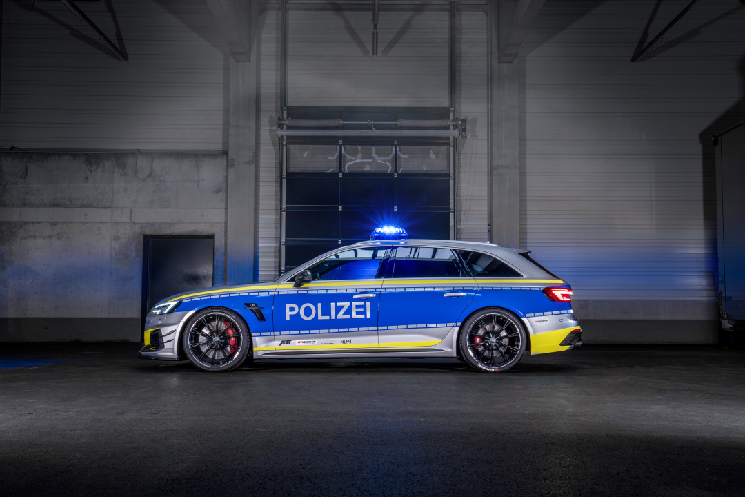 SMALL_ABT_RS4-R_police_Tune_it_Safe_8